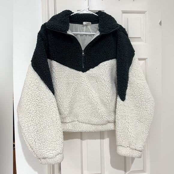 Sage Tops - SAGE COLLECTIVE Charcoal and White Teddy Pullover Zip size small